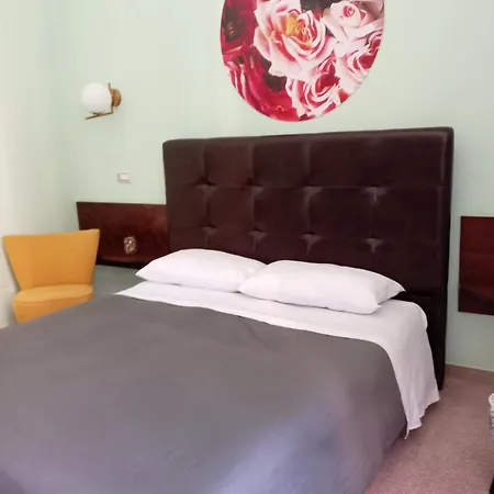 Piazza Verdi Liberty House Apartmán *