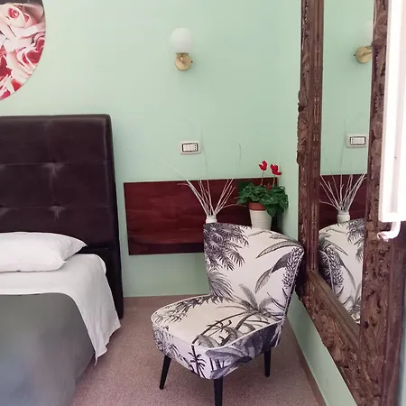 Piazza Verdi Liberty House Apartmán *