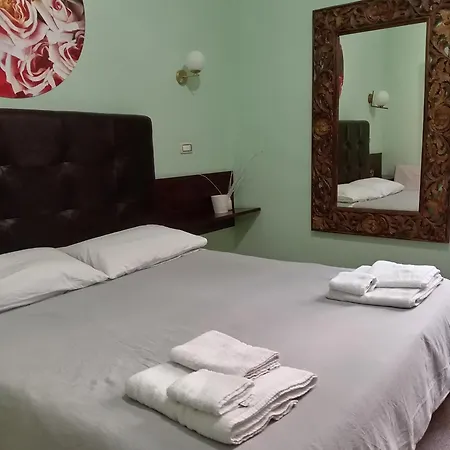 Piazza Verdi Liberty House Apartman *