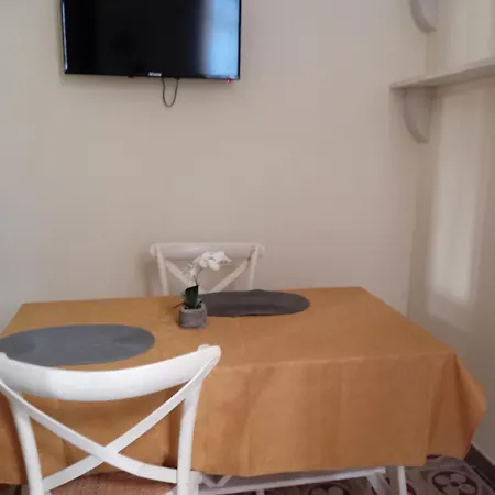 公寓 Piazza Verdi Liberty House 莱切