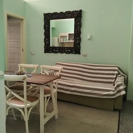 公寓 Piazza Verdi Liberty House 莱切